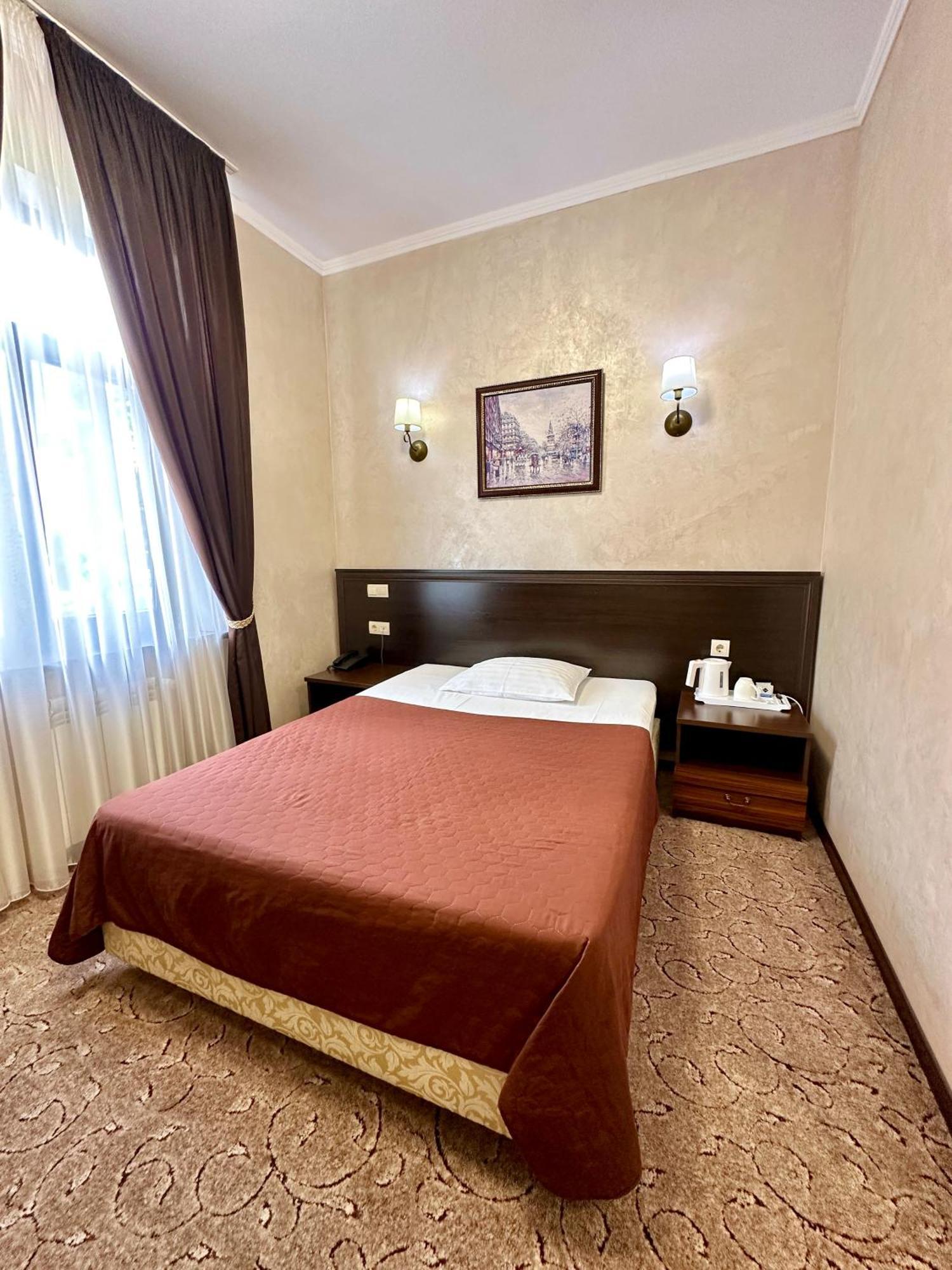 Vlg Hotel Boryspilʼ Eksteriør billede